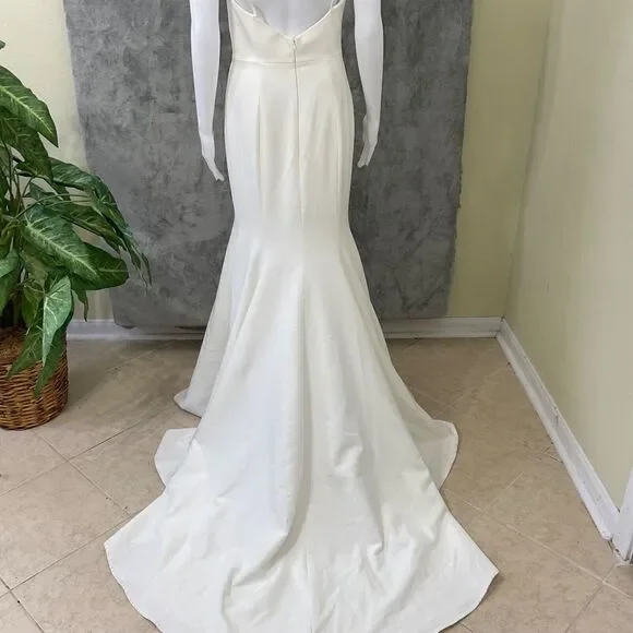 Vow’d Mermaid Trumpet Plunge Wedding Gown women’s Size 4 white train Crepe - Picture 3 of 14